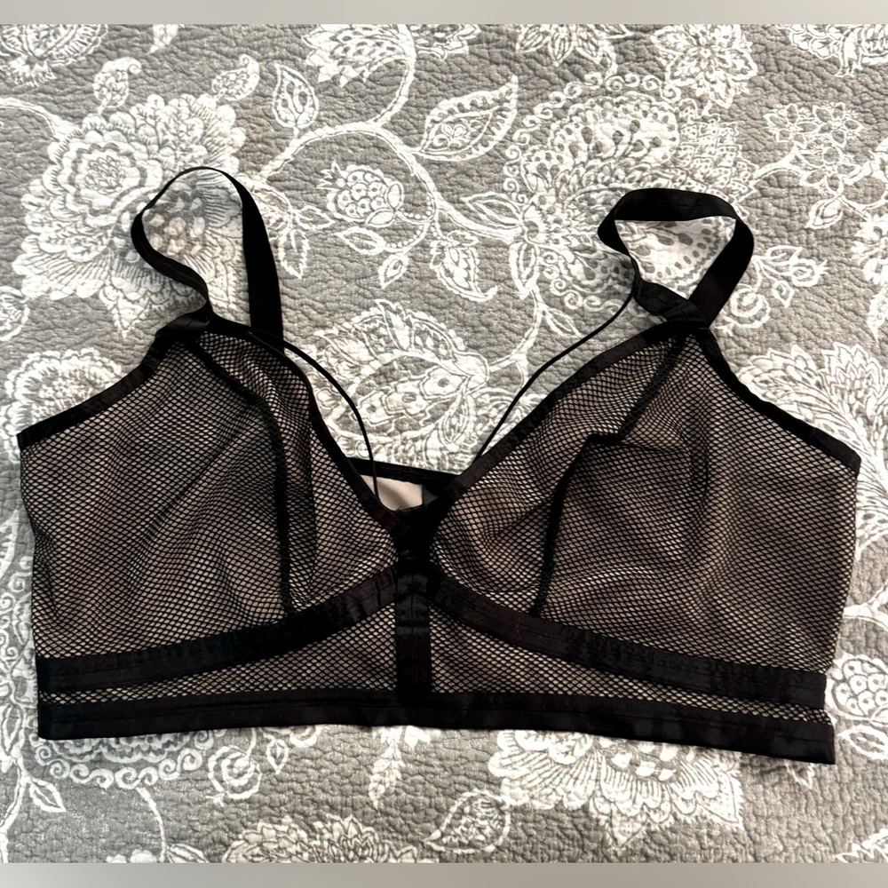 TORRID fishnet bra with liner 2X